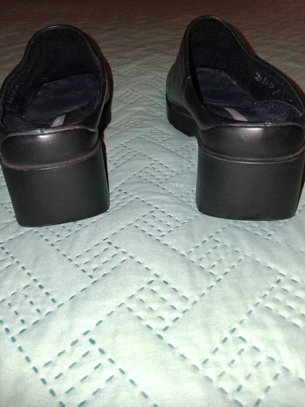 Easy Spirit Black Leather Slip-on Clogs-size 8.5 - Picture 3 of 6